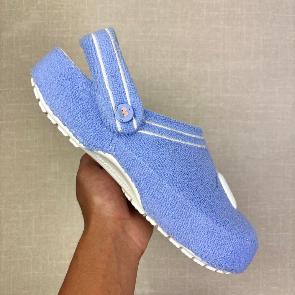 👀 2025 South Park x Crocs Classic Clog “Towelie” 10M